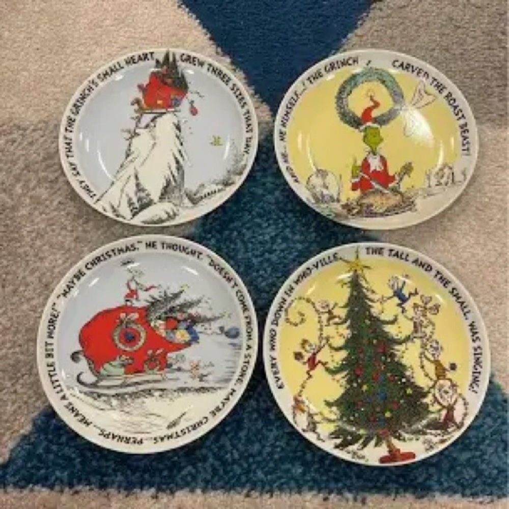 Grinch💚  appetizer plates 🍽️